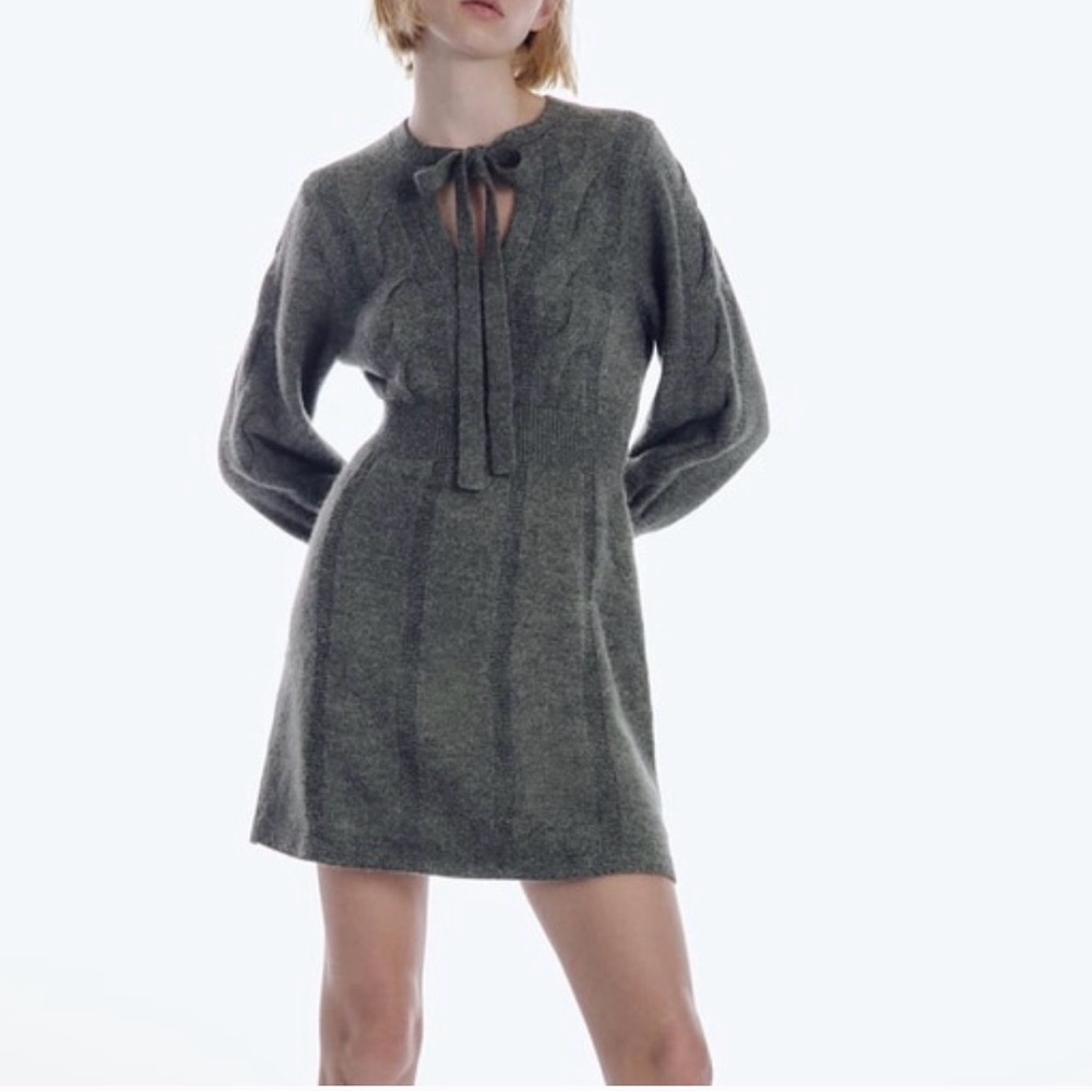 Zara Grey Knit Mini Sweater dress tied V-neck and long cuffed sleeves. Sz Small